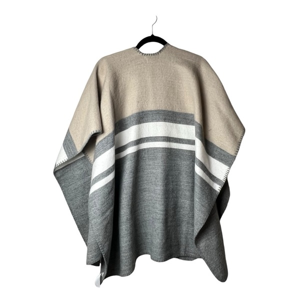 Loft Open Front Poncho Sweater SZ M/L Grey Tan Shawl Blanket Beach Boho Resort - Picture 4 of 7